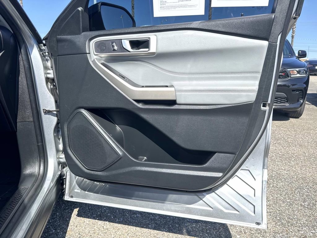 Certified 2023 Ford Explorer XLT w/ Equipment Group 202A image 27