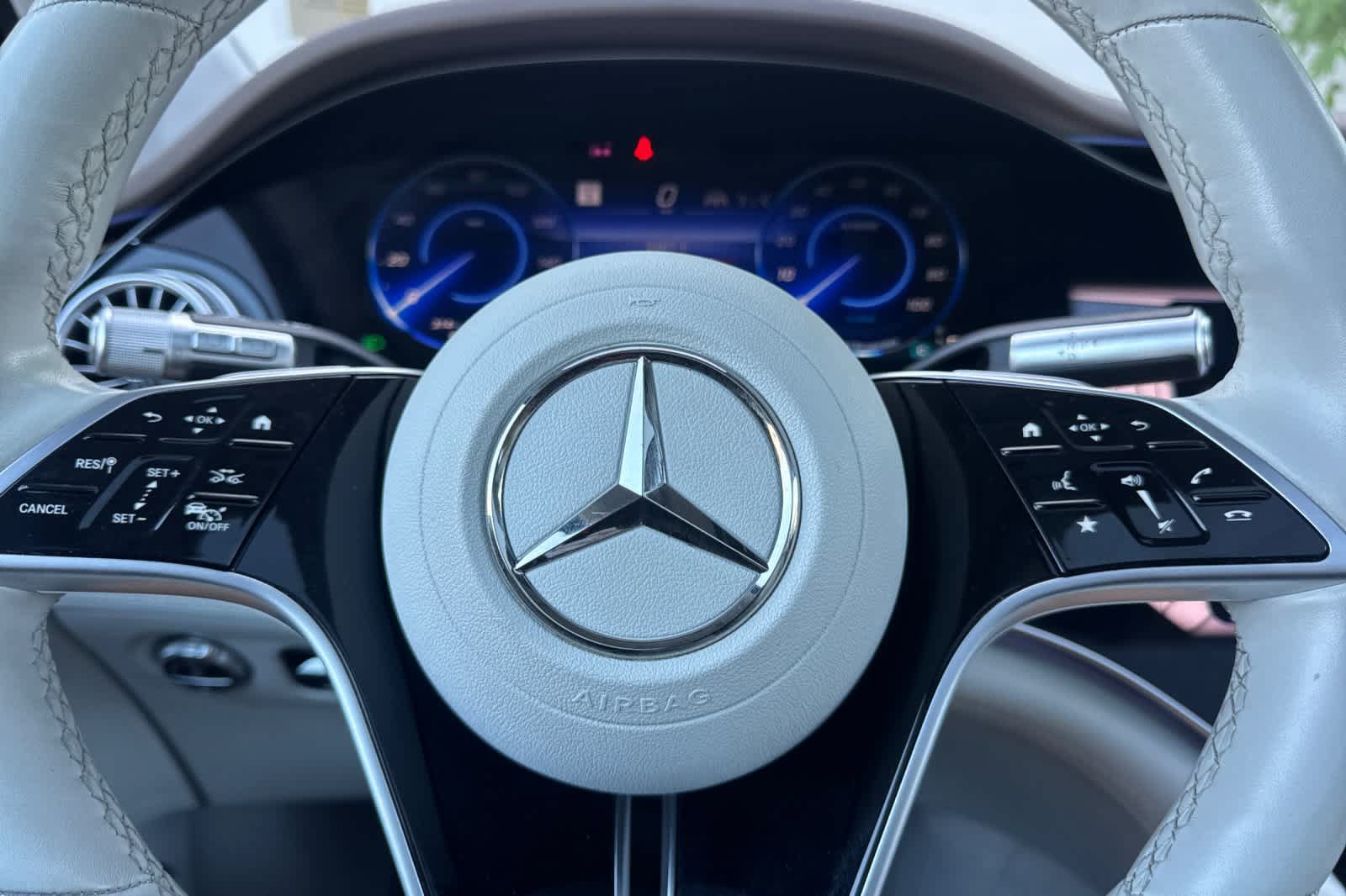 Used 2023 Mercedes-Benz EQS 580 4MATIC SUV image 25