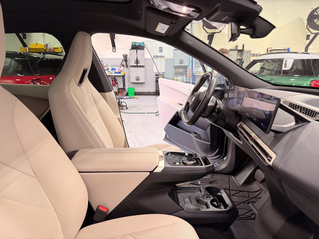 Used 2024 BMW iX xDrive50 w/ Premium Package AWD/4WD image 29