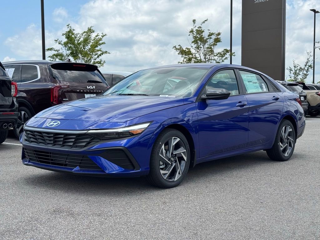 Certified 2025 Hyundai Elantra Sport image 7