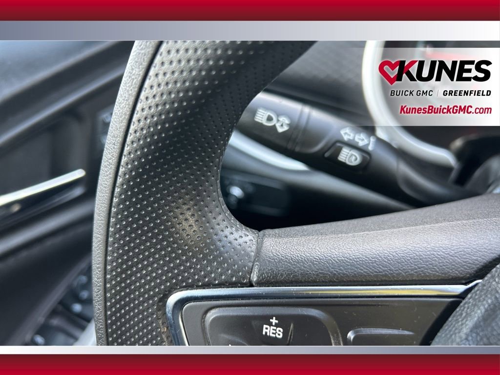 Used 2023 Chevrolet Malibu LT image 33