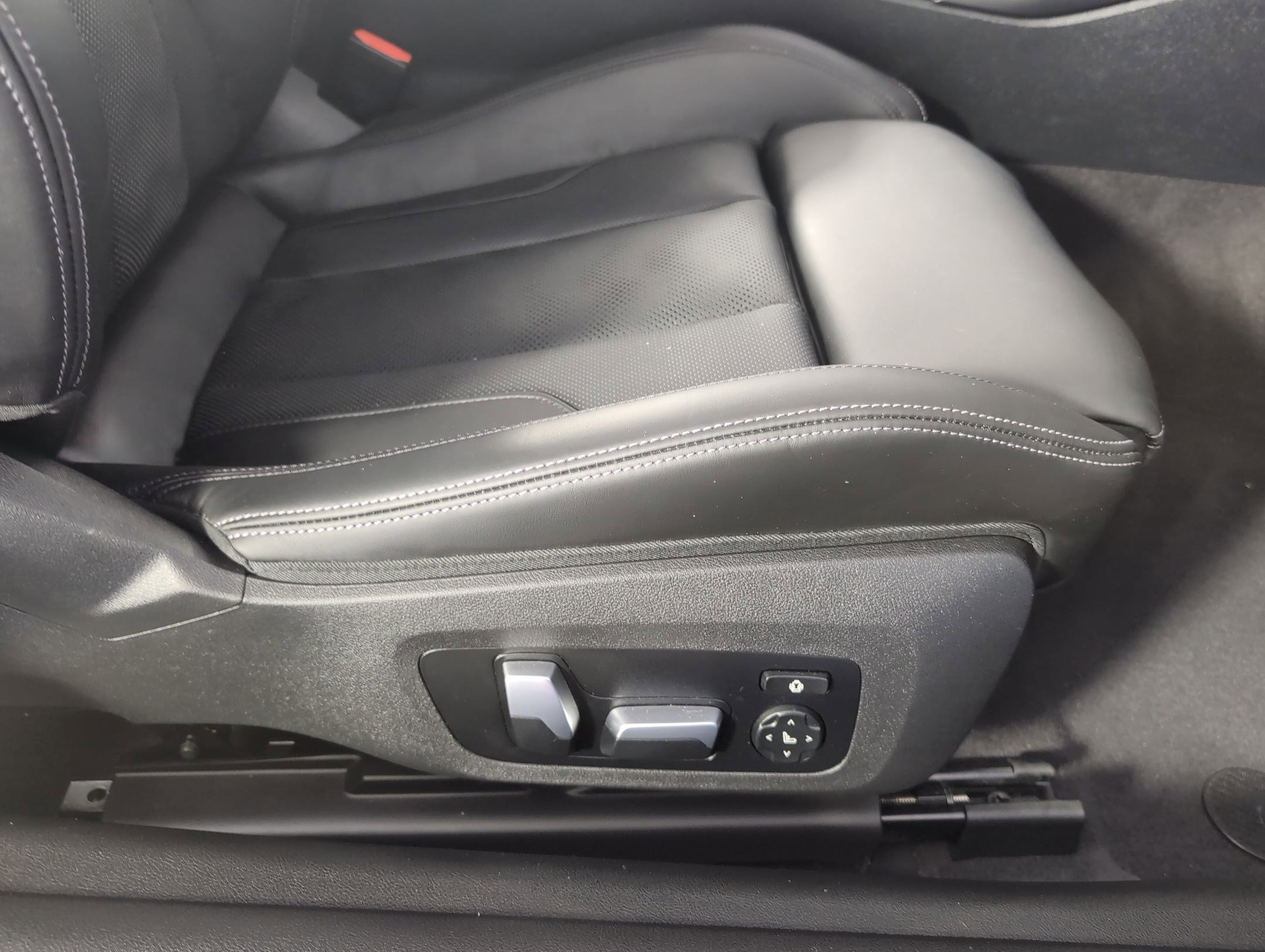 Used 2024 BMW M4 xDrive Competition image 32