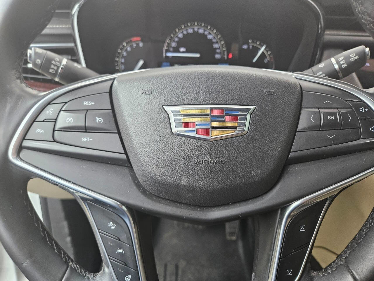 Used 2017 Cadillac XT5 Luxury w/ Driver Awareness Package AWD/4WD image 16