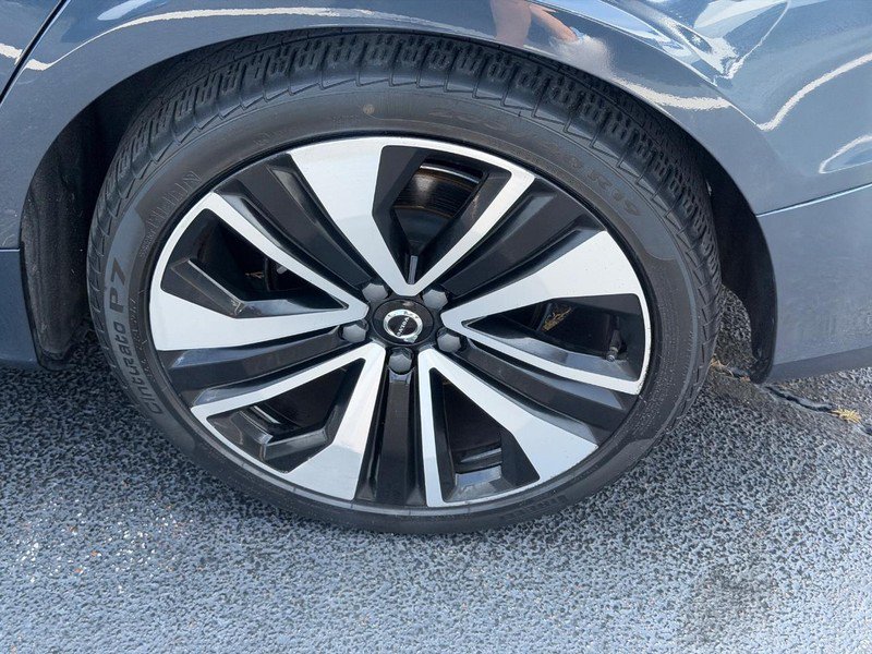 Certified 2022 Volvo S60 B5 Momentum FWD image 8