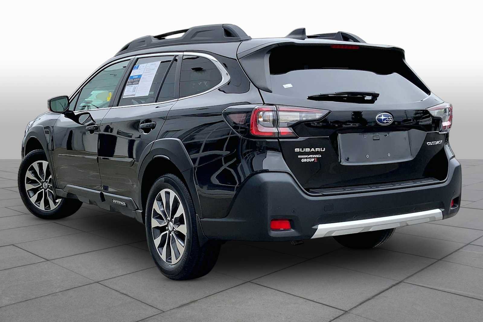 Used 2025 Subaru Outback Limited AWD/4WD image 11