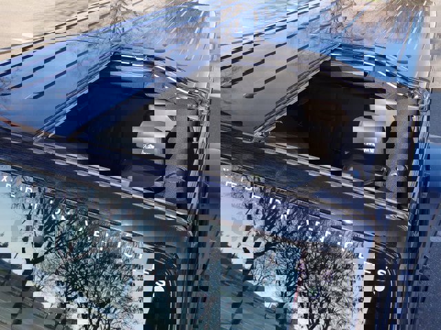 Used 2015 Jeep Wrangler Unlimited Rubicon w/ Connectivity Group image 17