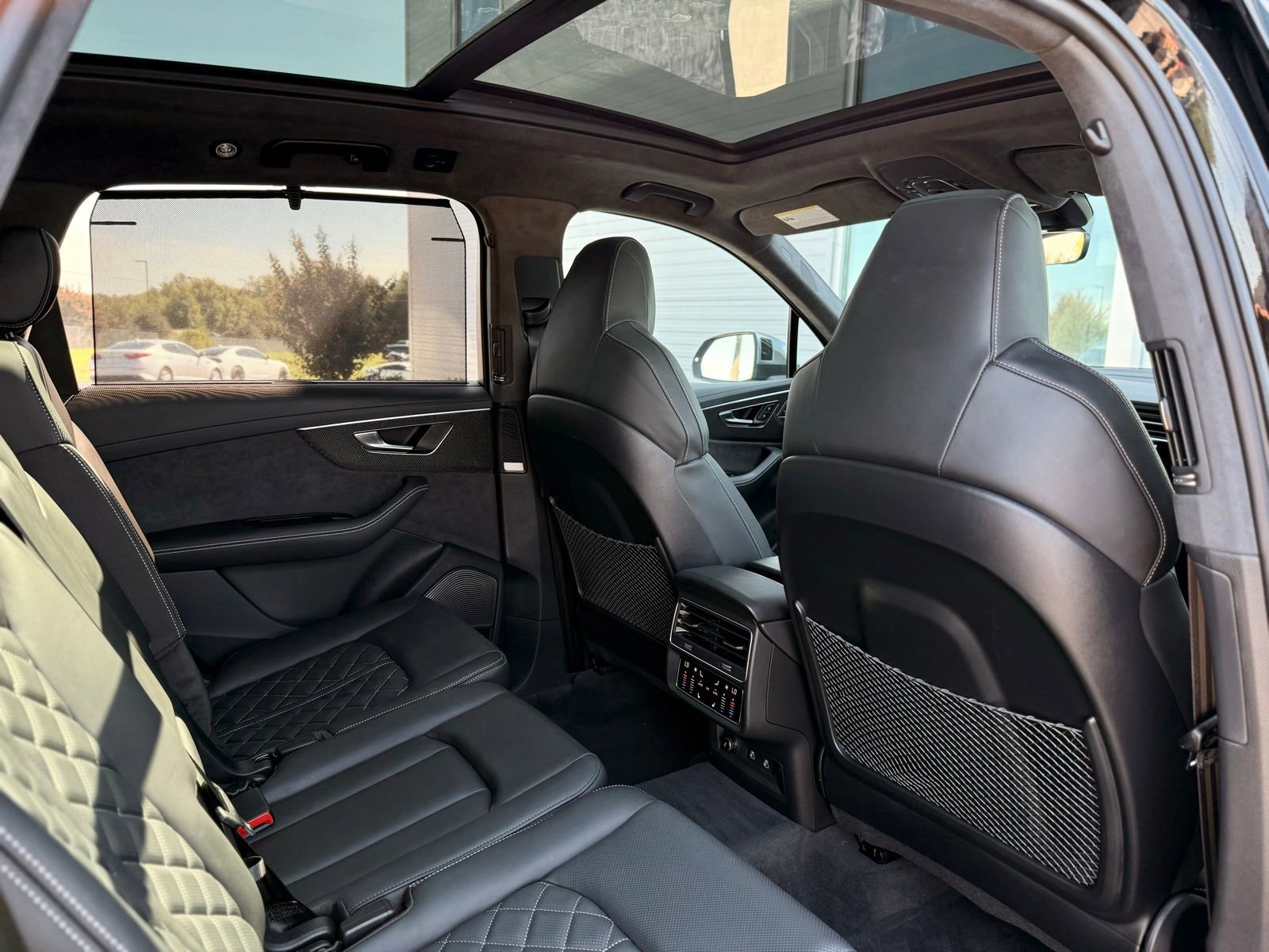 Used 2023 Audi SQ7 Prestige w/ Prestige Package image 25