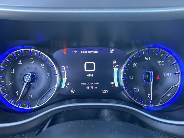 Used 2021 Chrysler Pacifica Touring-L w/ Premium & Safety Sphere Group image 18