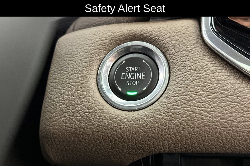 Used 2025 GMC Canyon Denali AWD/4WD image 28