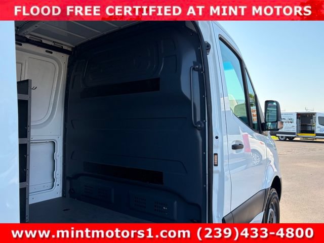 Used 2020 Mercedes-Benz Sprinter 1500 w/ Driver Convenience Package image 20
