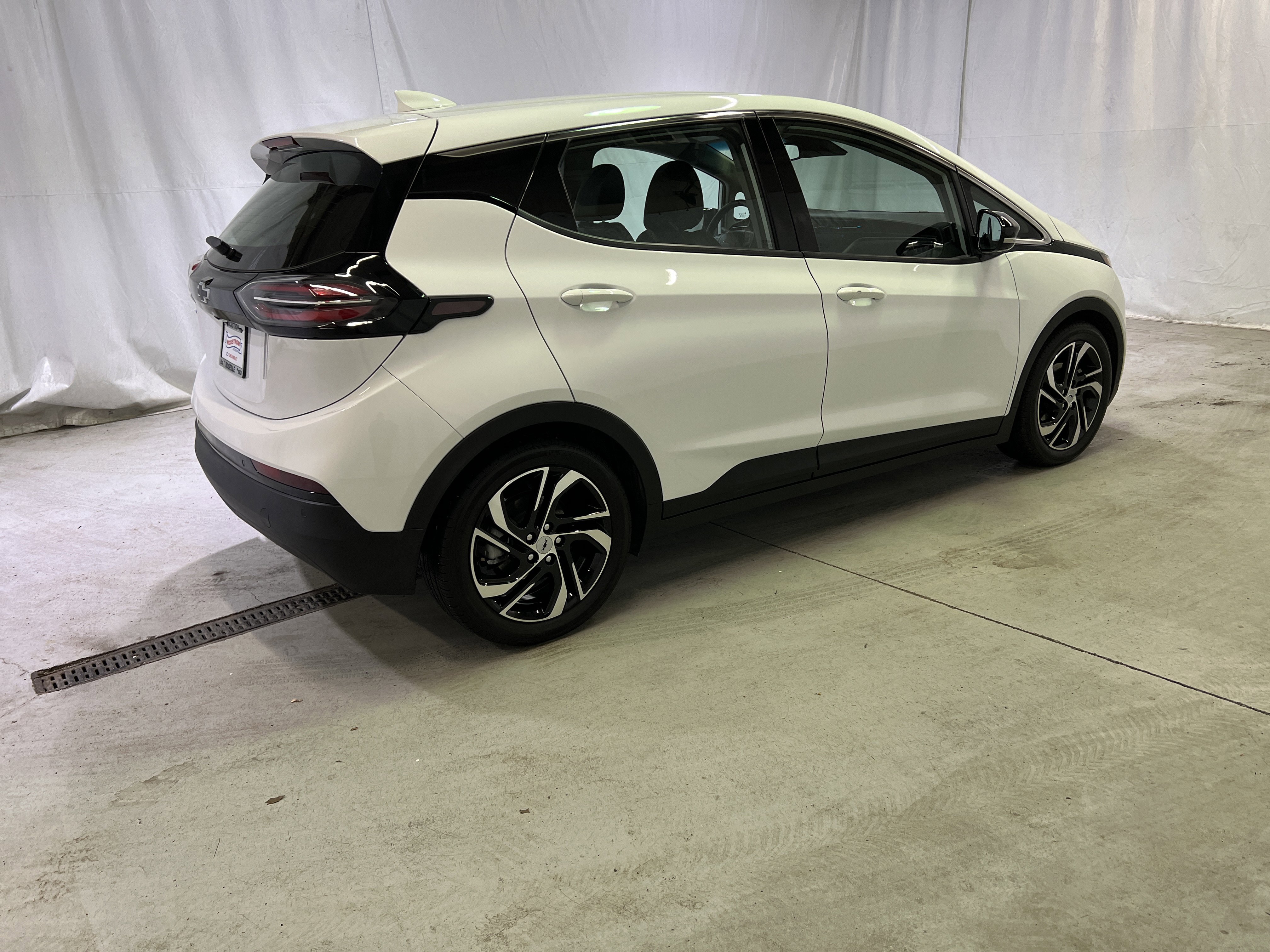 Certified 2023 Chevrolet Bolt LT w/ Infotainment Package image 11