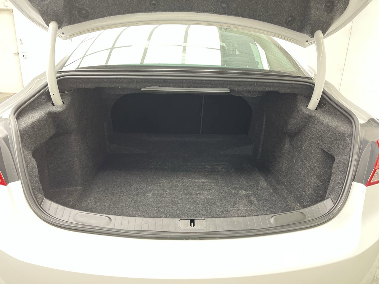 Used 2017 Chevrolet Impala LT FWD image 24
