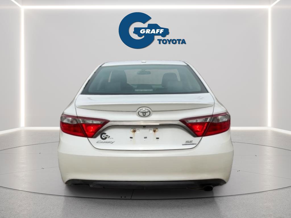 Used 2016 Toyota Camry SE image 4