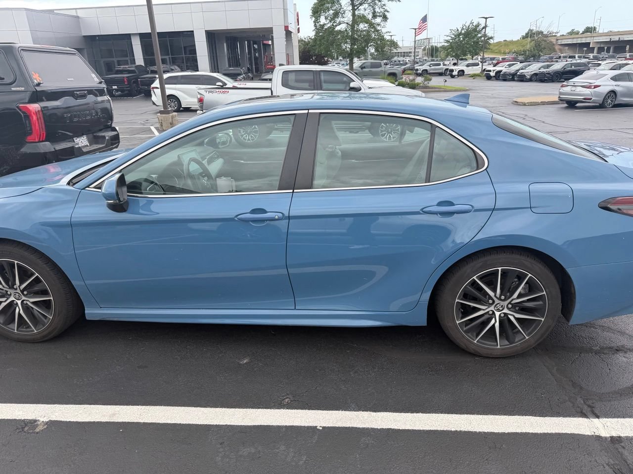 Used 2024 Toyota Camry SE w/ Audio Upgrade Package FWD image 6