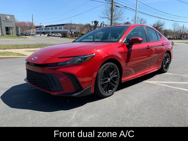 Used 2025 Toyota Camry SE image 8