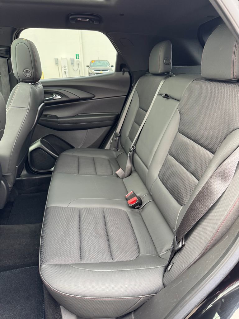 Used 2023 Chevrolet TrailBlazer RS w/ Sun and Liftgate Package image 33