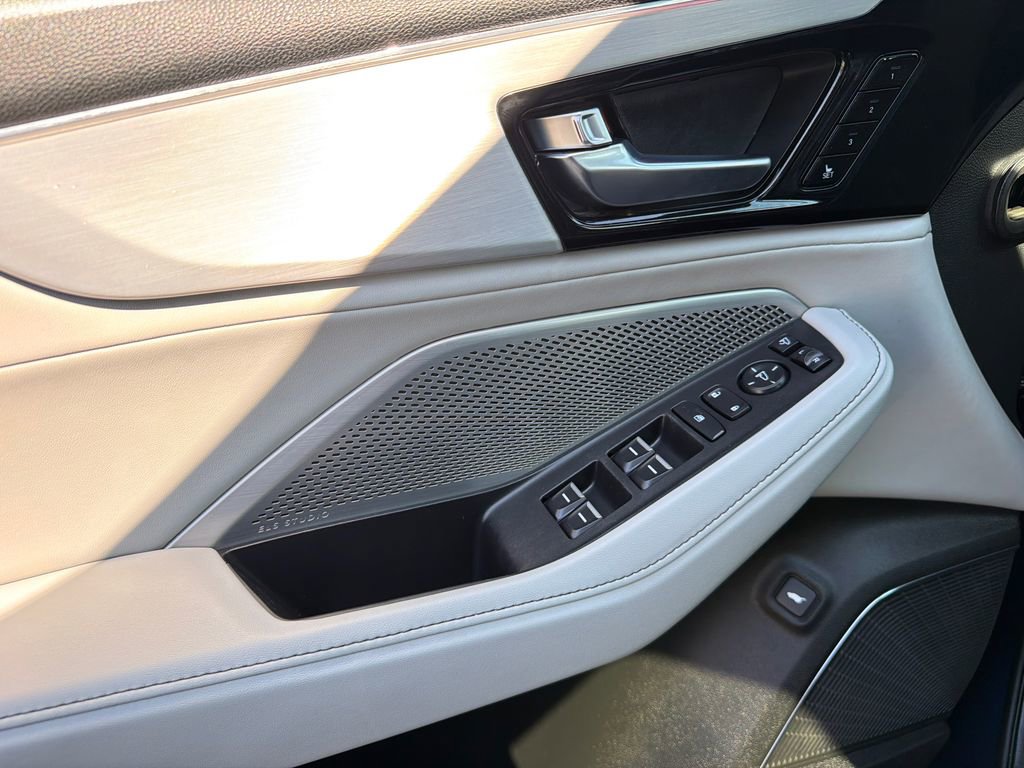 Used 2022 Acura MDX SH-AWD w/ Technology Package image 38