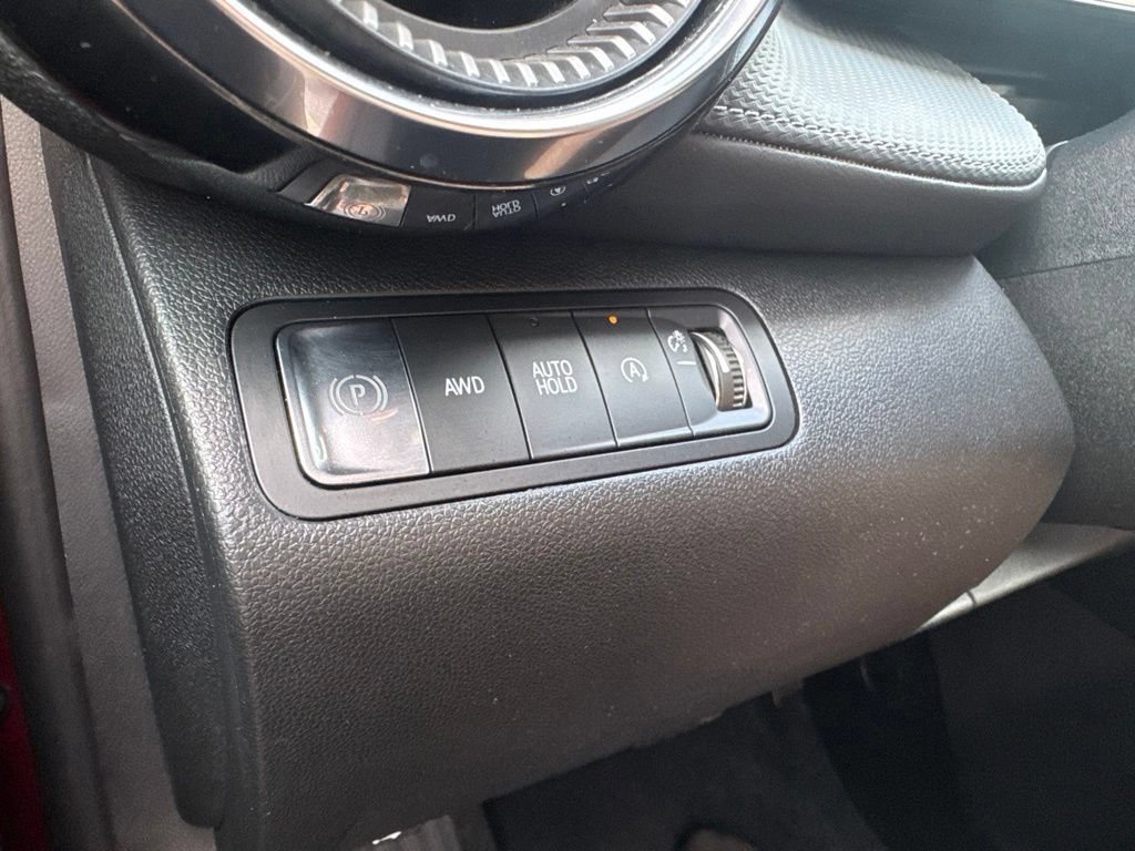 Used 2025 Chevrolet Equinox LT w/ Convenience Package II AWD/4WD image 28