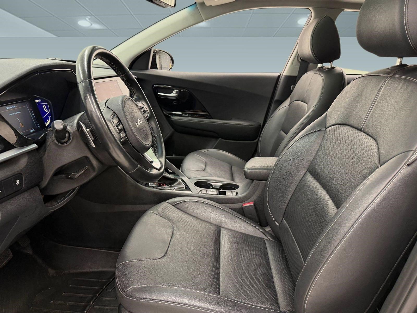 Used 2022 Kia Niro EX Premium FWD image 4