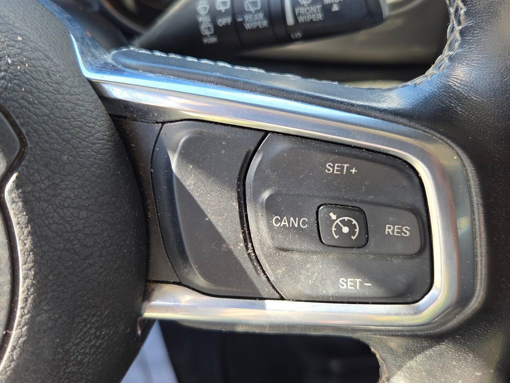 Used 2020 Jeep Wrangler Unlimited Sahara image 23