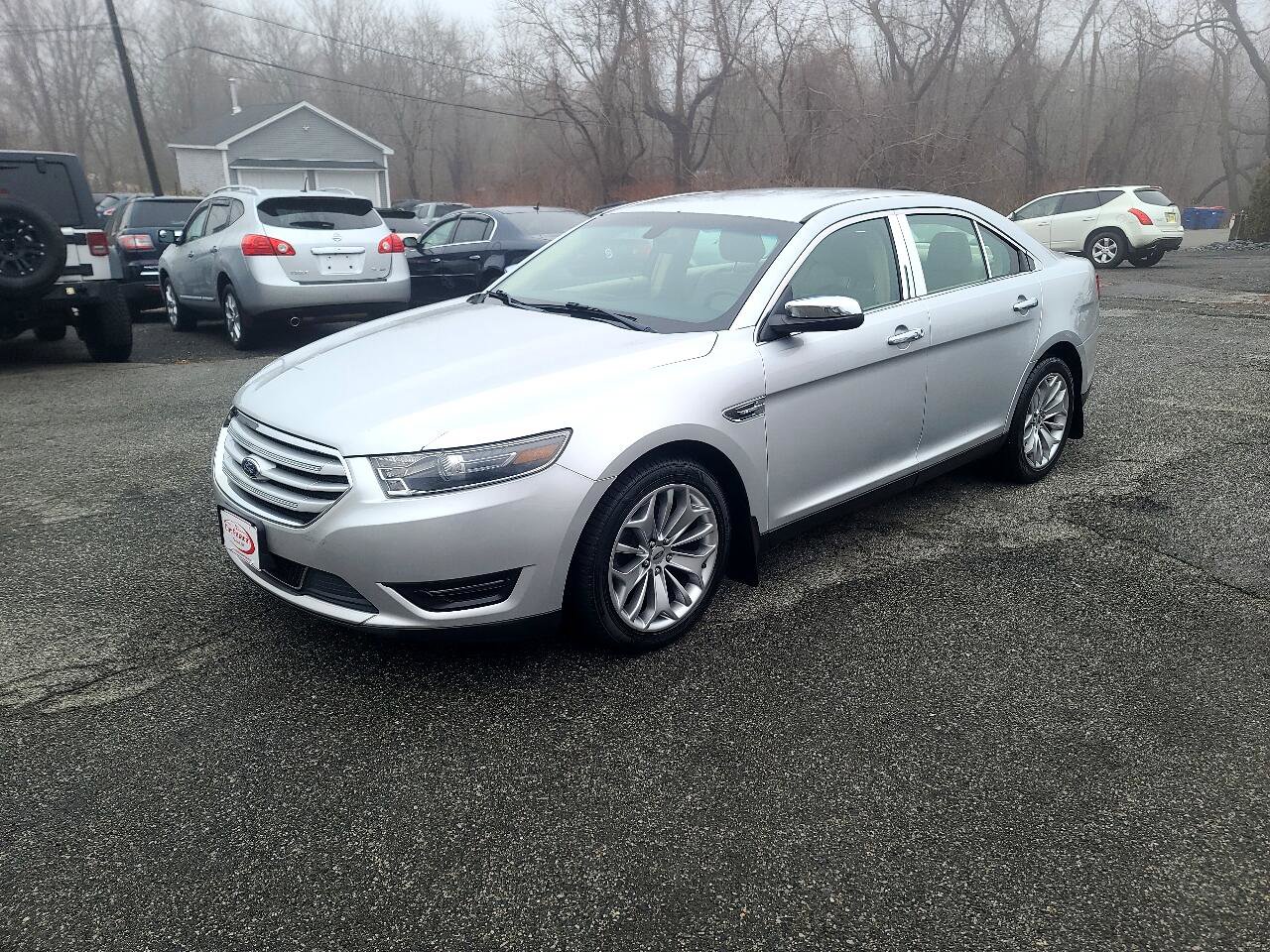 Used 2015 Ford Taurus Limited image 3