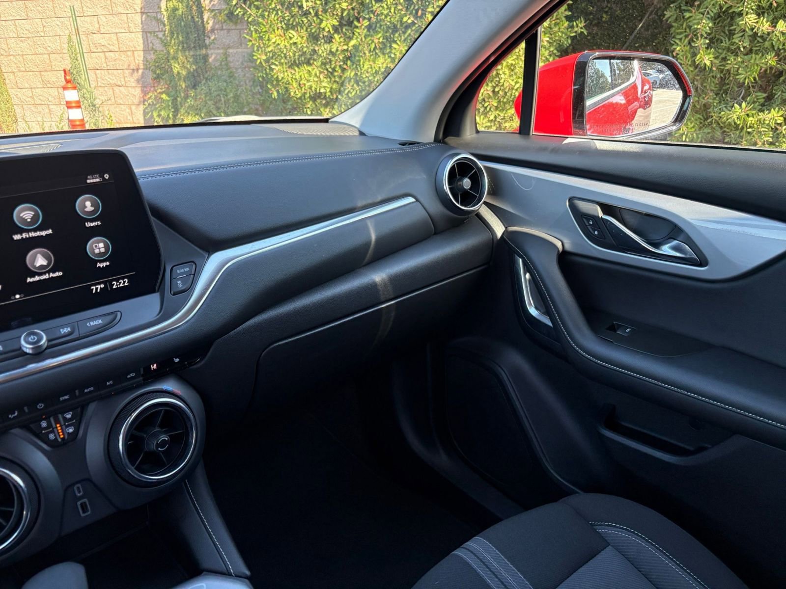 Used 2025 Chevrolet Blazer LT image 36