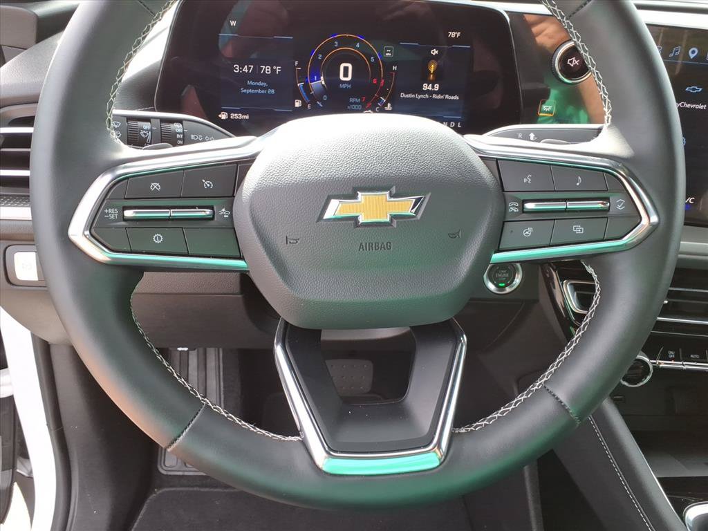 Used 2026 Chevrolet Traverse LT w/ Driver Confidence Package FWD image 24