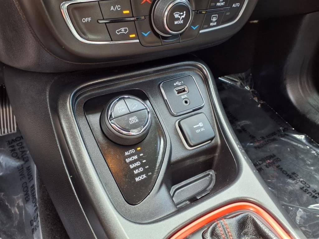 Used 2020 Jeep Compass Trailhawk image 8