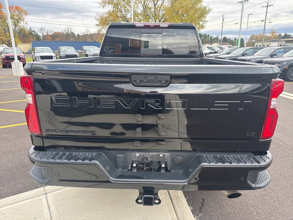 Used 2024 Chevrolet Silverado 2500 LT w/ Midnight Edition image 6