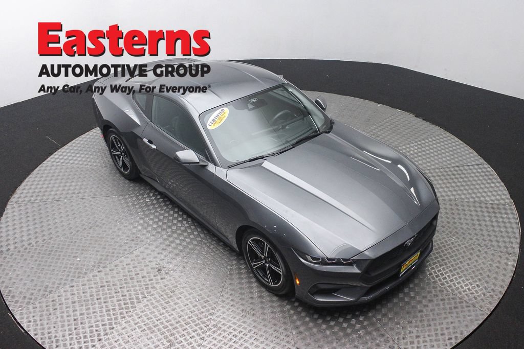 Used 2025 Ford Mustang Coupe RWD image 3