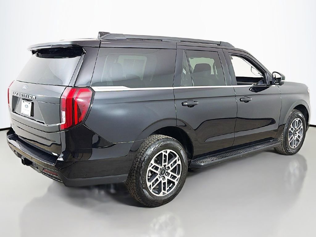 Used 2025 Ford Expedition Active image 11