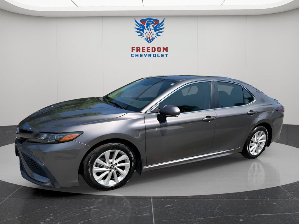 Used 2024 Toyota Camry SE FWD image 2