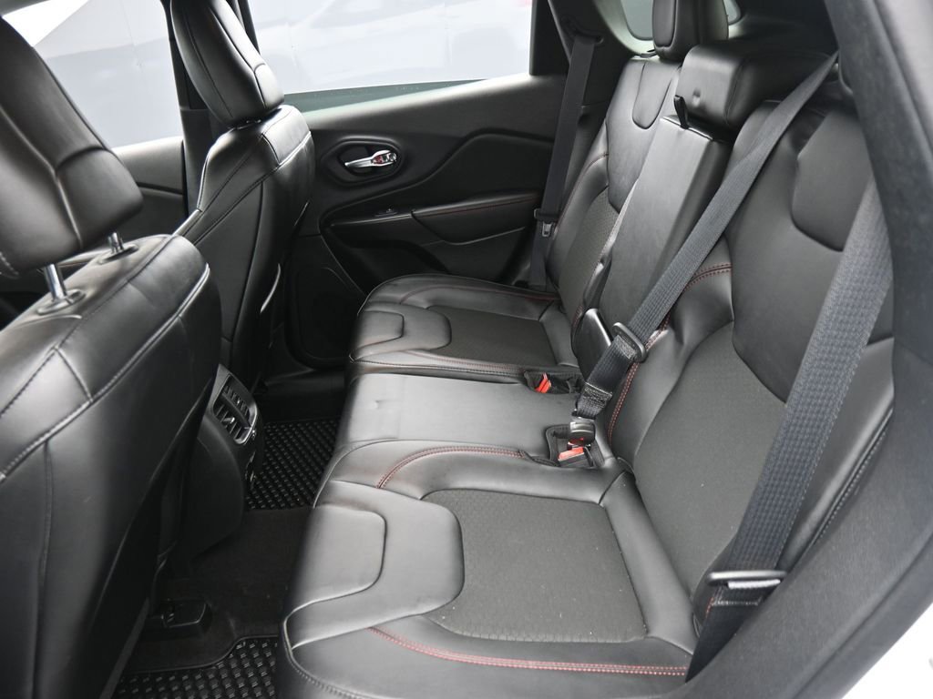 Used 2022 Jeep Cherokee Trailhawk w/ Comfort/Convenience Group image 13