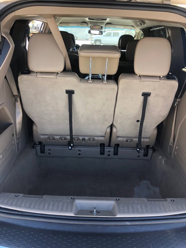 Used 2014 Chrysler Town & Country Touring FWD image 15