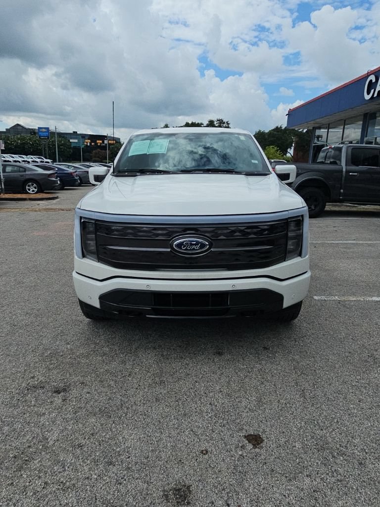Used 2023 Ford F150 Lightning Platinum AWD/4WD image 2