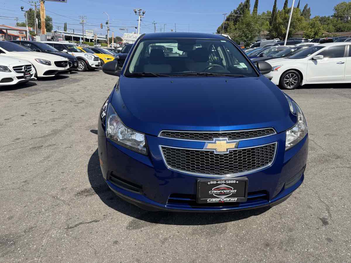 Used 2013 Chevrolet Cruze LS FWD image 2