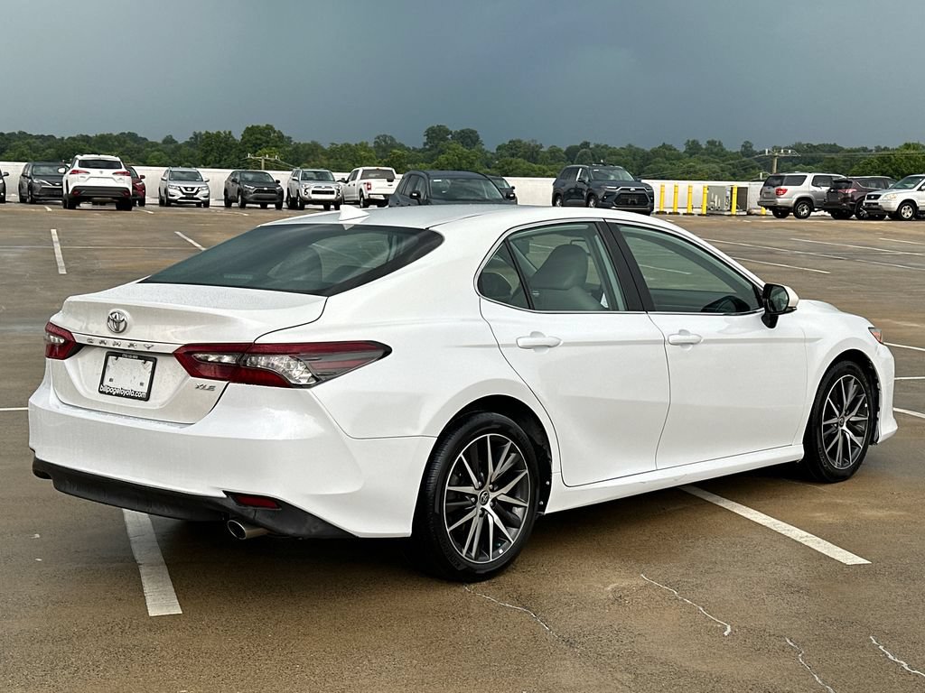 Used 2022 Toyota Camry XLE FWD image 4