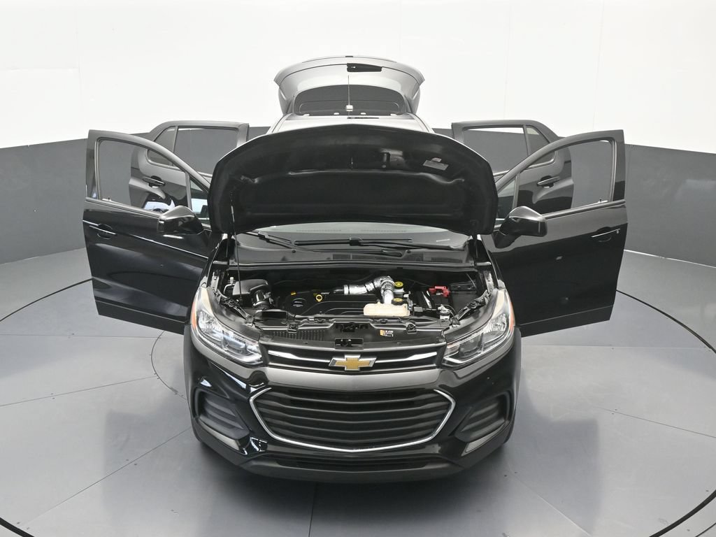 Used 2022 Chevrolet Trax LS w/ Tint and Cruise Package AWD/4WD image 55