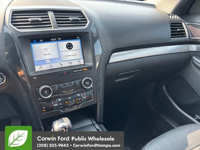 Used 2018 Ford Explorer XLT w/ Equipment Group 202A AWD/4WD image 21