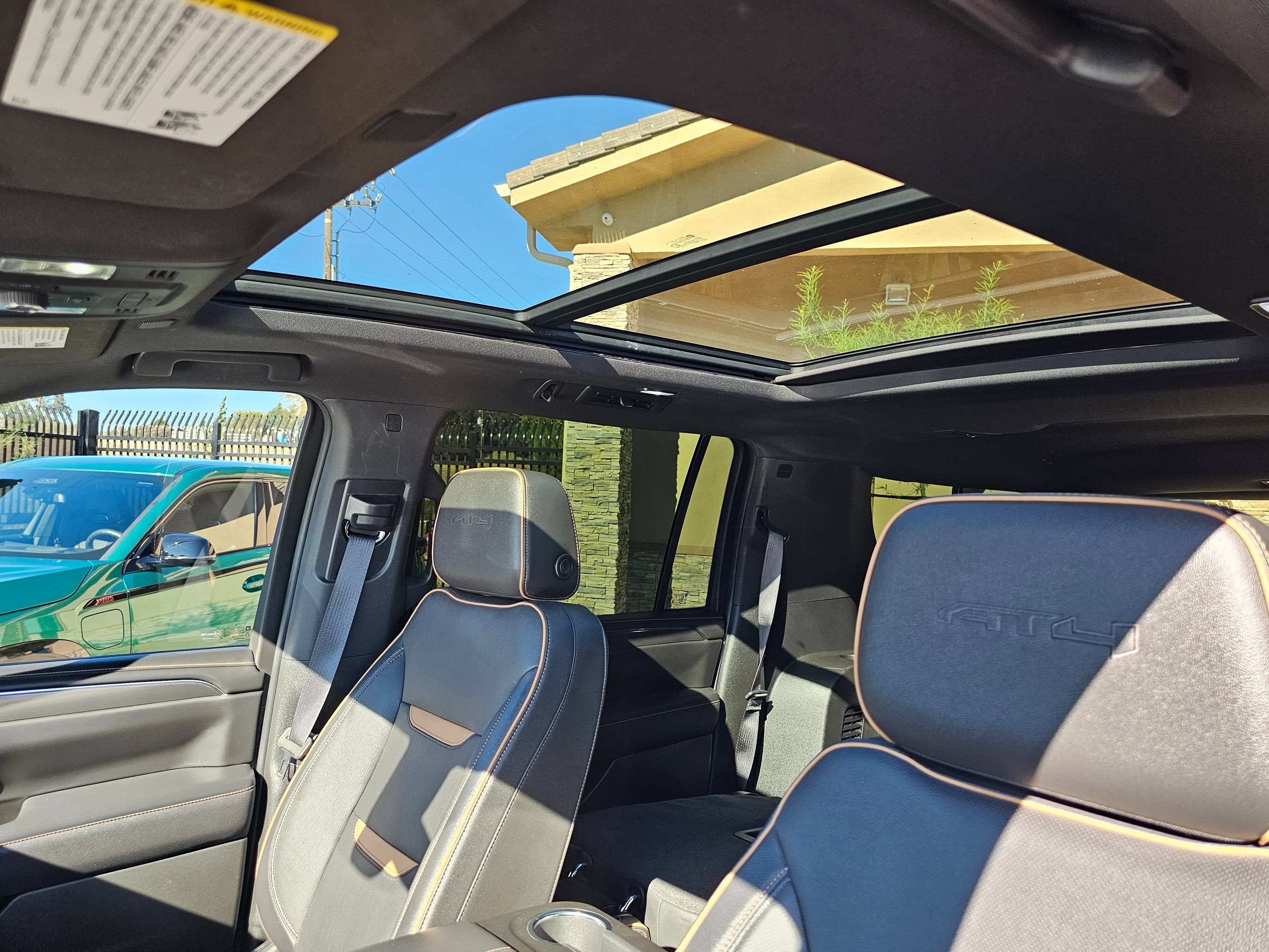 Used 2022 GMC Yukon XL AT4 w/ Technology Package AWD/4WD image 59