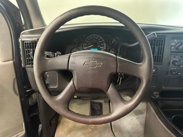 Used 2003 Chevrolet Express 1500 w/ Preferred Equipment Group 3 image 15