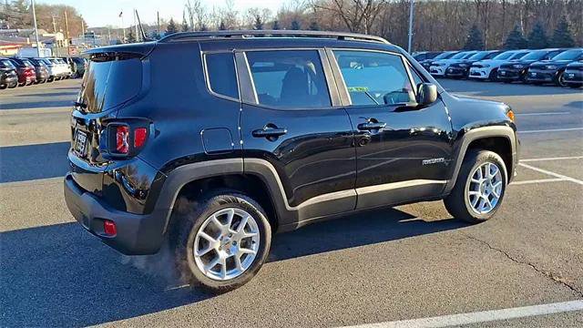 Certified 2023 Jeep Renegade Latitude w/ Sun/Sound Group image 8