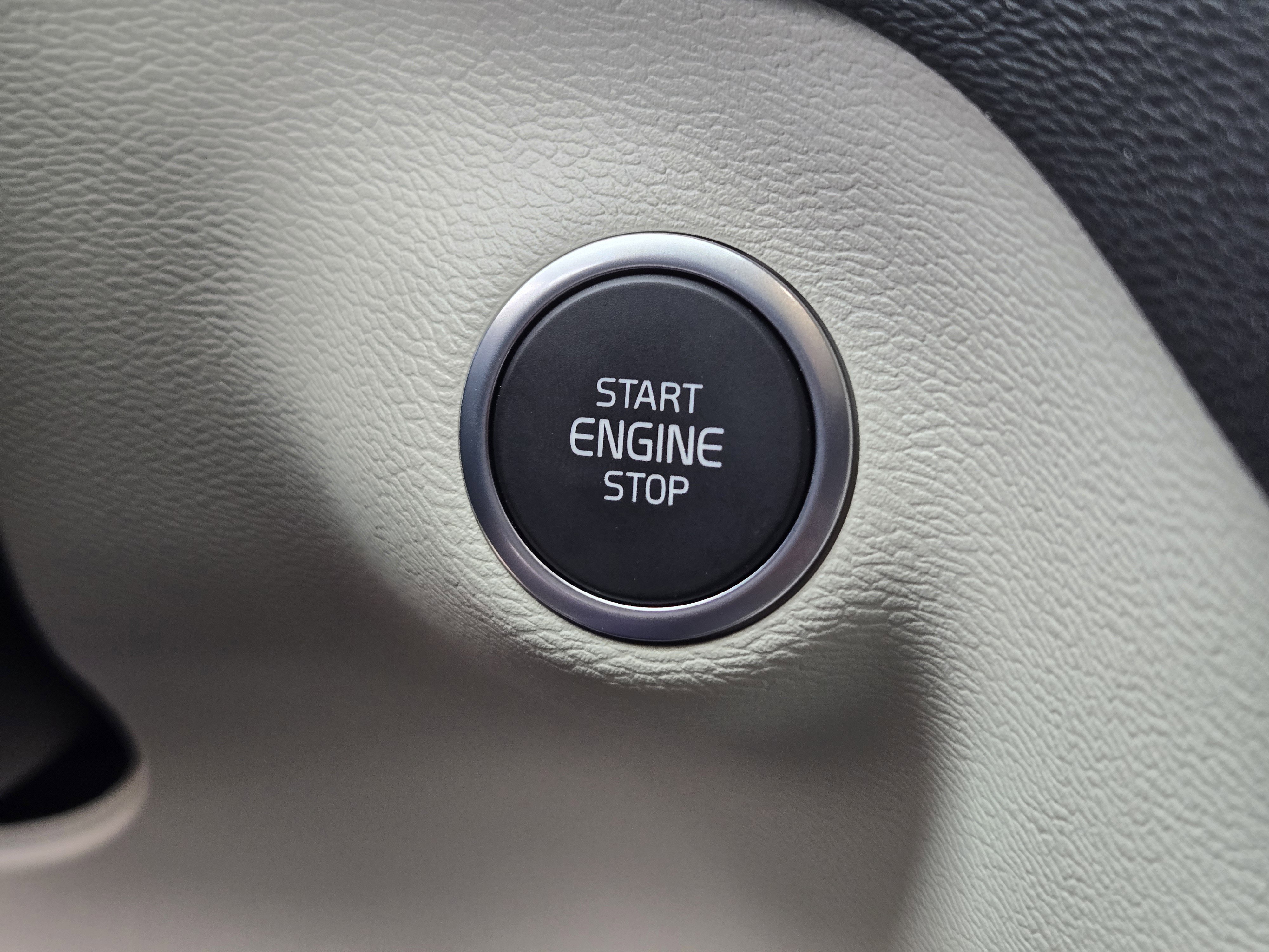 New 2026 Volvo XC40 B5 Plus w/ Protection Package Premier image 23