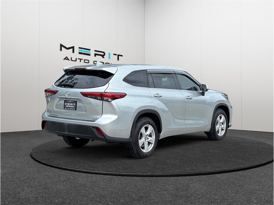 Used 2020 Toyota Highlander LE FWD image 9