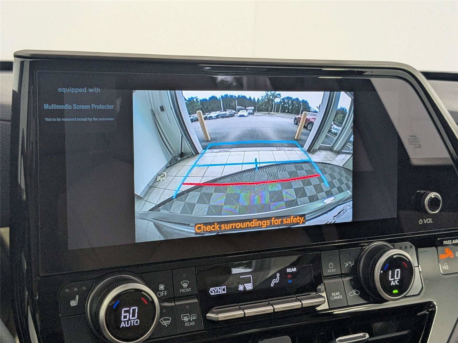 Certified 2025 Toyota Highlander XLE FWD image 24