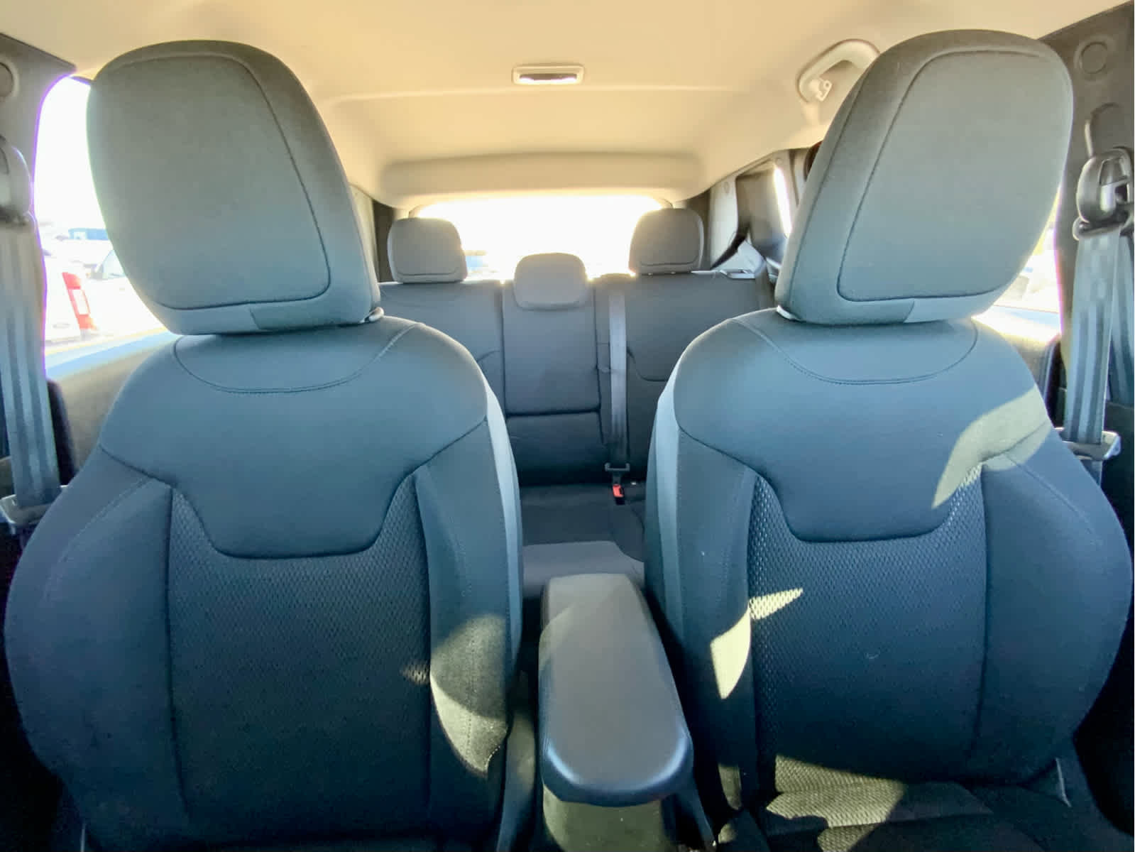 Used 2019 Jeep Renegade Altitude w/ UConnect 8.4 Nav Group image 29