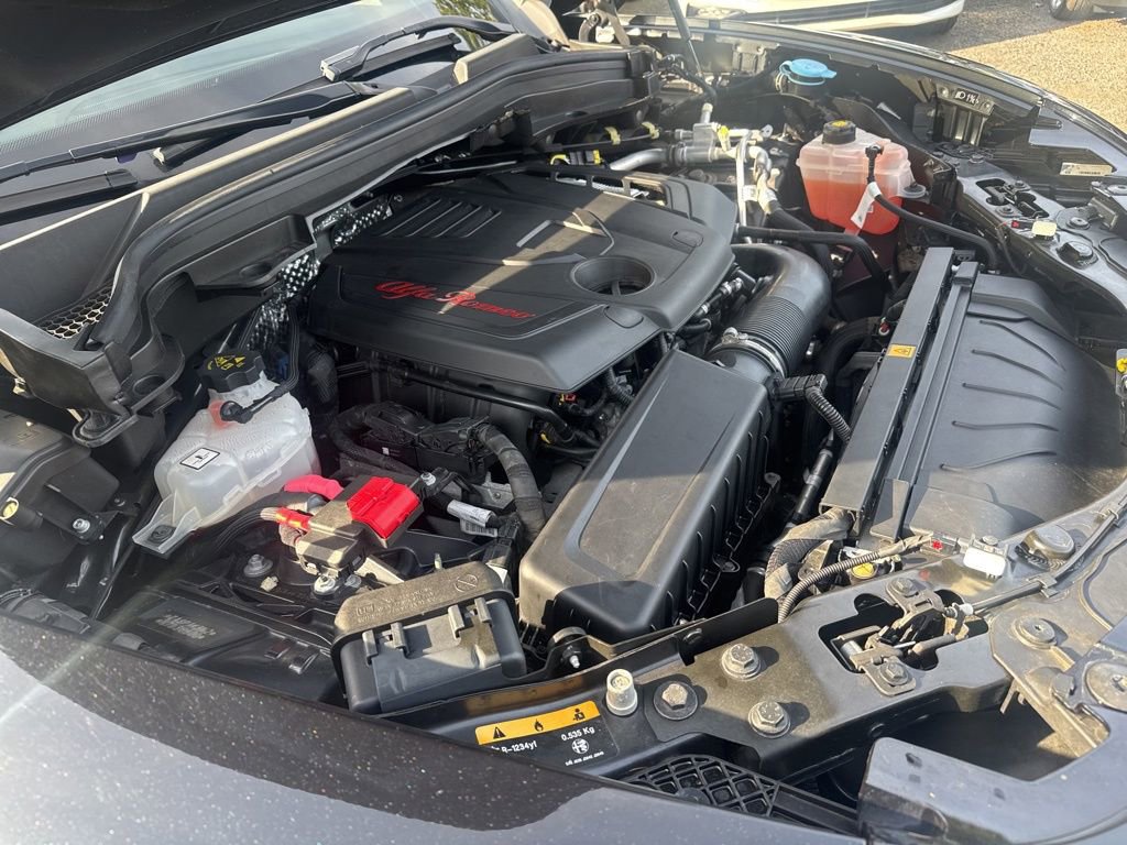 Used 2022 Alfa Romeo Stelvio Ti image 46