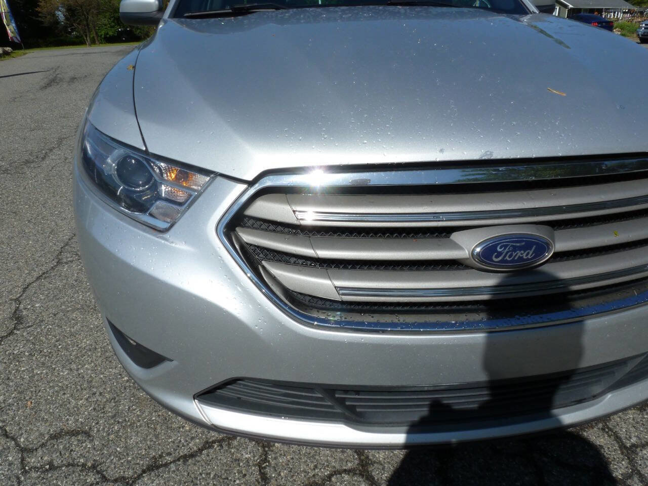 Used 2017 Ford Taurus SEL FWD image 4