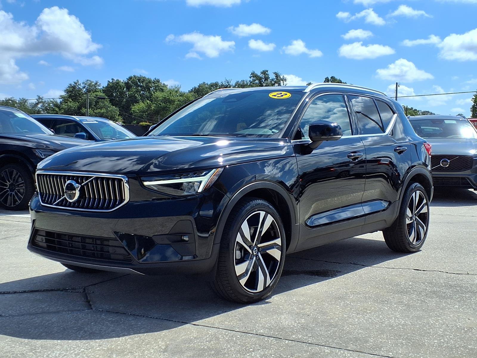 Certified 2023 Volvo XC40 B5 Ultimate w/ Protection Package Premier AWD/4WD image 3