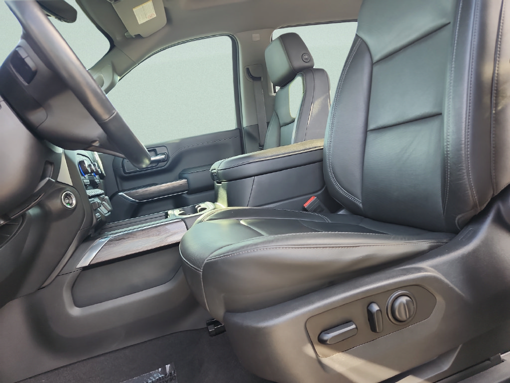 Used 2020 Chevrolet Silverado 2500 LTZ w/ LTZ Premium Package AWD/4WD image 21